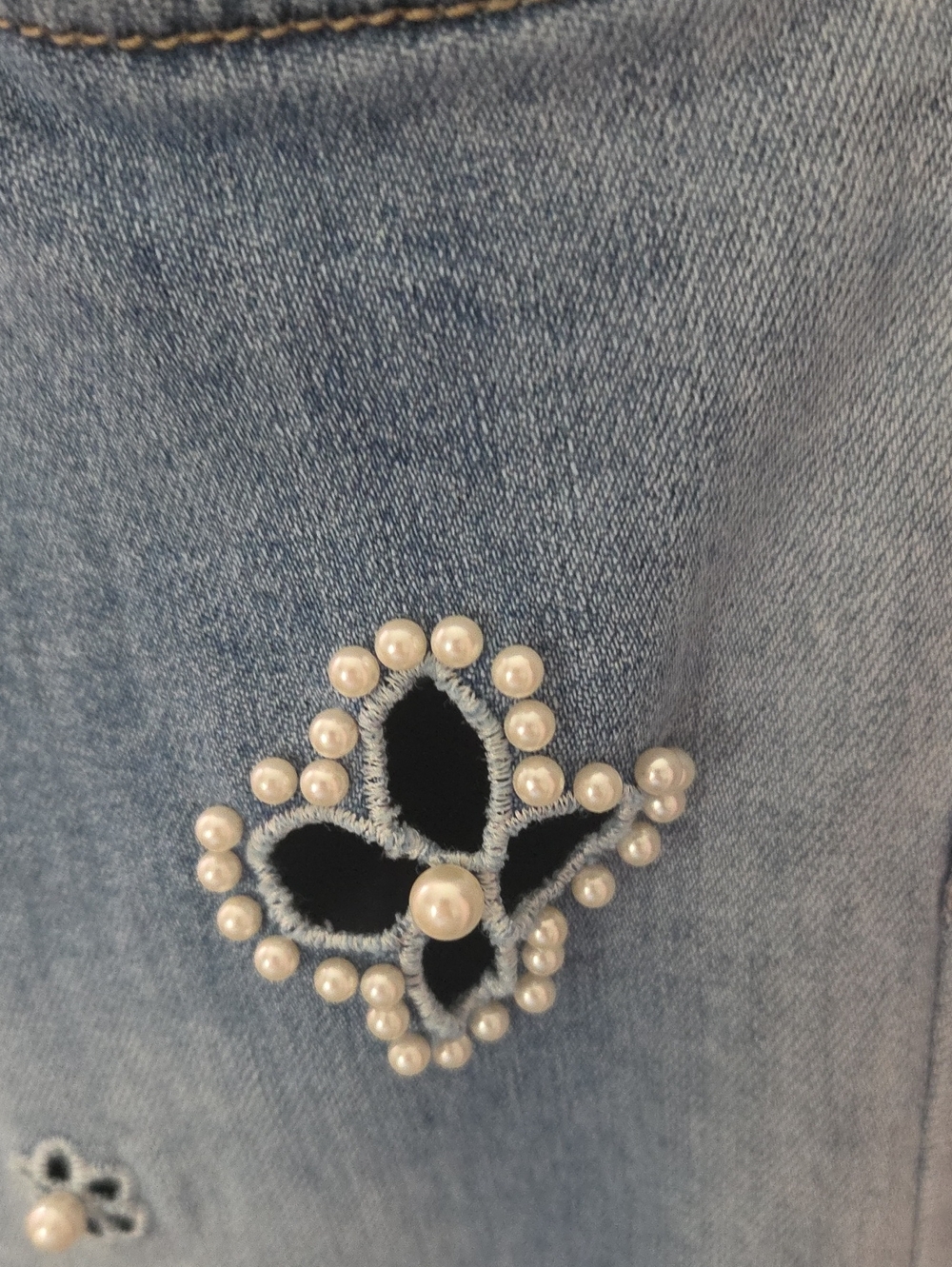 Embellished Light Blue Wide-Leg Jeans by Jewelly With Flower and Pearl Detail. - Picture 3 of 11